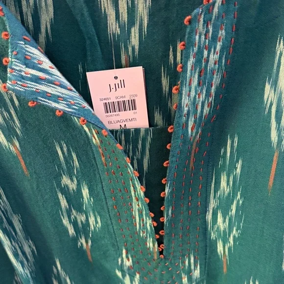 NWT 🌸 J. Jill Teal and white Patterned Blouse Size Medium - Picture 3 of 10